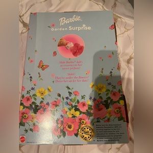 Mattel 2002 garden surprise barbie